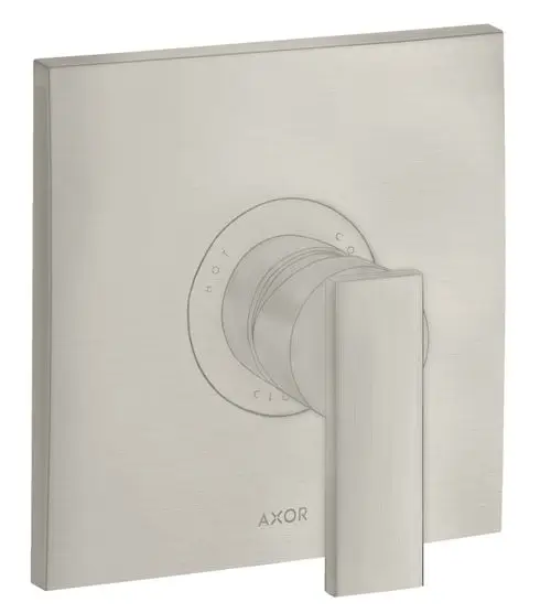 Edelstahl-Rundhebel mit quadratischer Wandplatte von AXOR. Temperatur- und Wasserflussregler an der Vorderseite. Funktionales Design für Badezimmeranwendungen.
